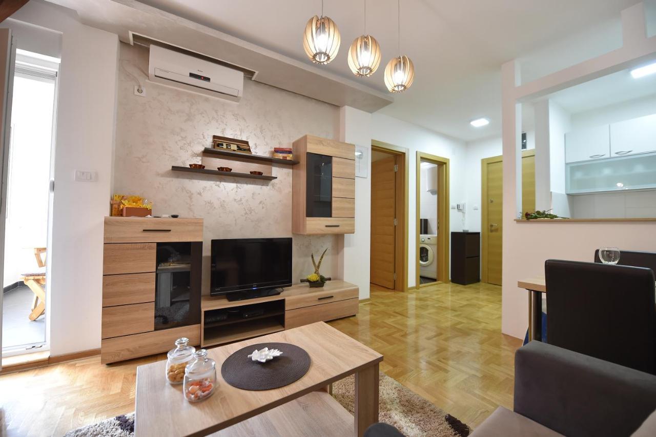 Apartment Sinisa With Garage Novi Sad Exteriör bild