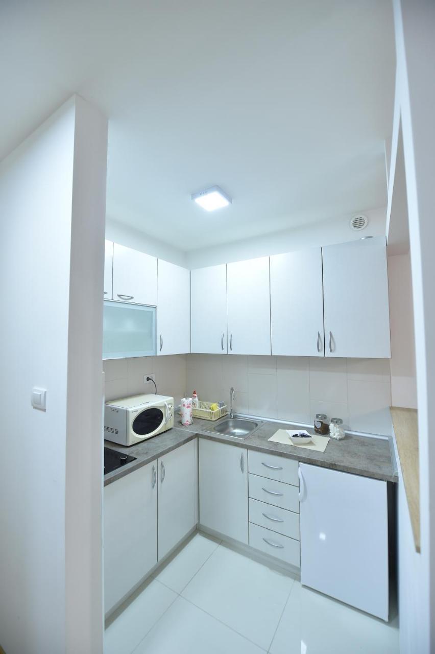 Apartment Sinisa With Garage Novi Sad Exteriör bild