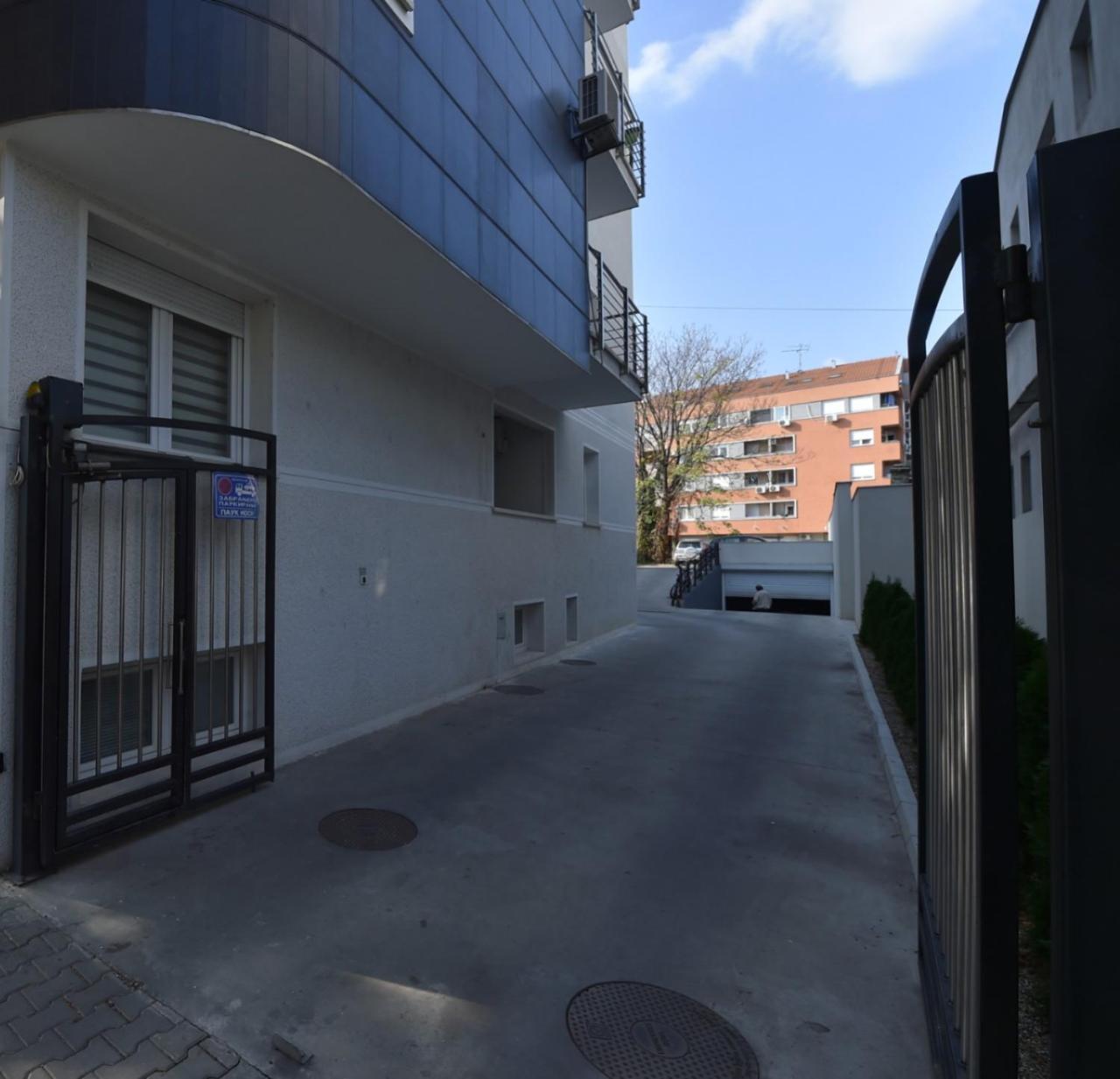 Apartment Sinisa With Garage Novi Sad Exteriör bild